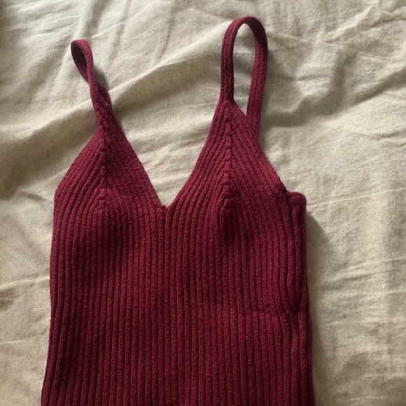 LF burgundy crop top - Picture 3 of 3